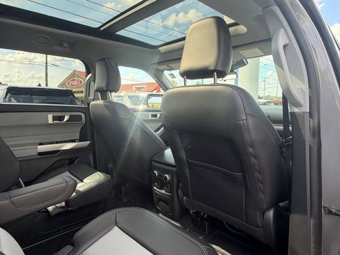 Used 2022 Ford Explorer XLT w/ Equipment Group 202A AWD/4WD image 44