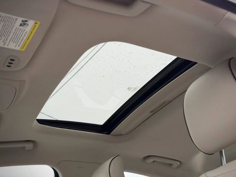 Used 2017 Ford Fusion Platinum image 8