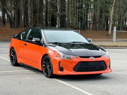 Used 2015 Scion tC image 3