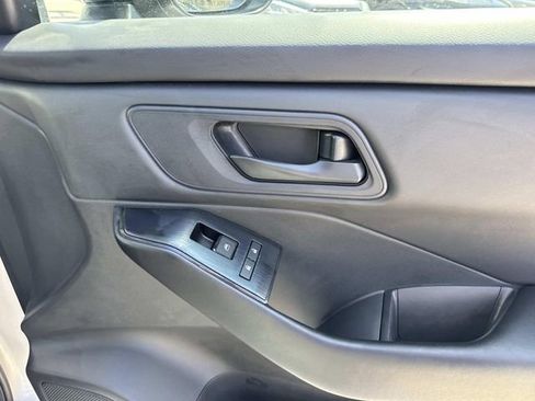 Used 2024 Nissan Rogue S FWD image 14