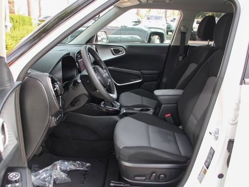 Used 2023 Kia Soul S image 16