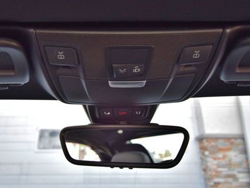 Used 2015 Mercedes-Benz SLK 250 w/ Premium Package image 37