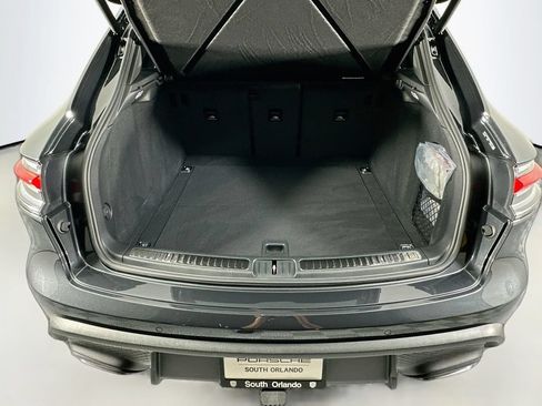 Certified 2026 Porsche Macan AWD/4WD image 28