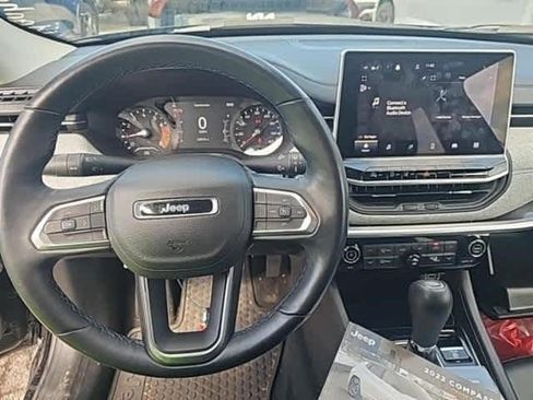 Used 2022 Jeep Compass Latitude w/ Convenience Group image 9