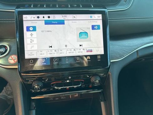 Used 2024 Jeep Grand Cherokee Limited 4xe image 11