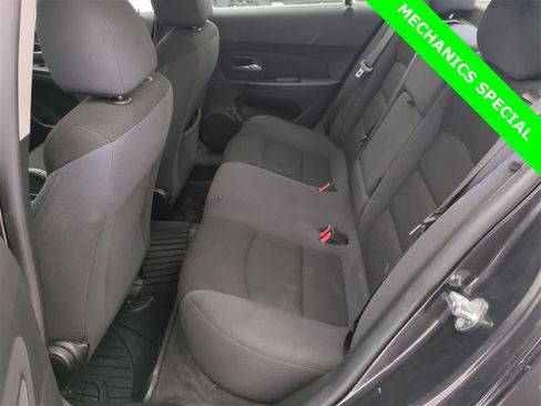 Used 2016 Chevrolet Cruze LT image 18