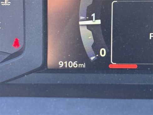 Used 2025 Toyota Tacoma SR image 12