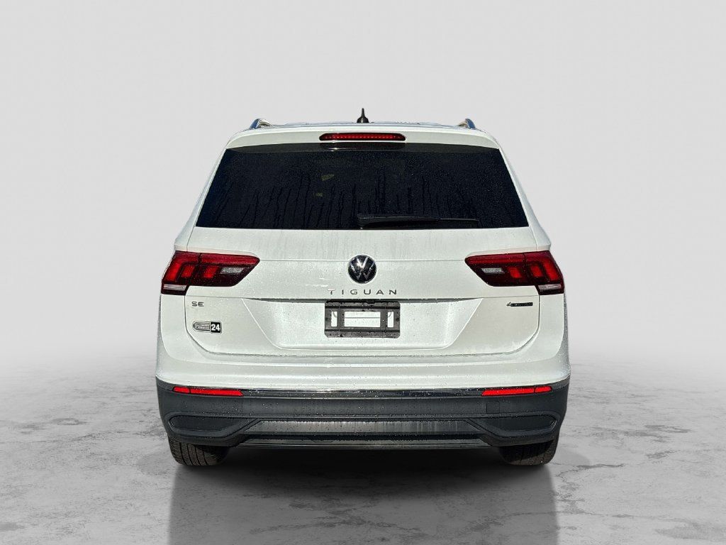 Used 2023 Volkswagen Tiguan SE AWD/4WD image 4
