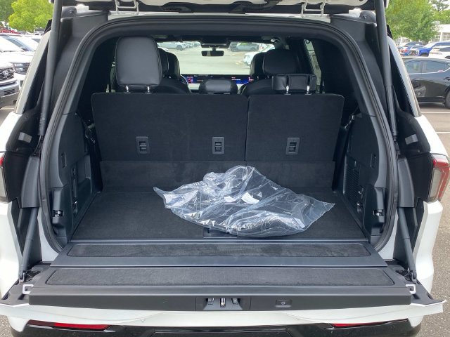 New 2027 Lincoln Navigator Reserve w/ Jet Appearance Package AWD/4WD image 25