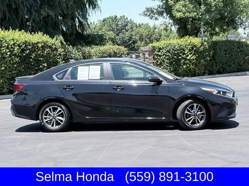 Used 2023 Kia Forte LXS FWD image 4