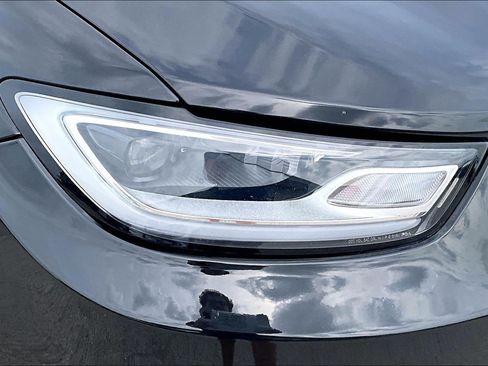 Used 2024 Chrysler Pacifica Touring-L FWD image 28