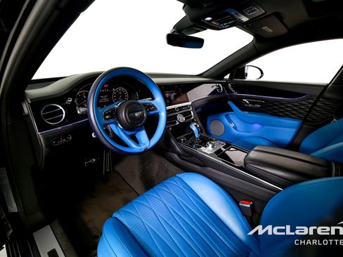 Used 2022 Bentley Flying Spur V8 image 12
