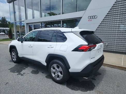 Used 2022 Toyota RAV4 XLE w/ Convenience Package AWD/4WD image 4