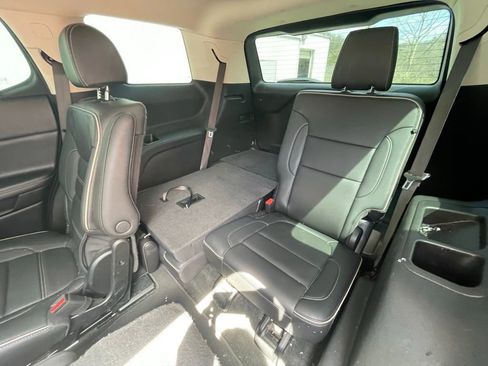 Used 2023 GMC Acadia Denali AWD/4WD image 10
