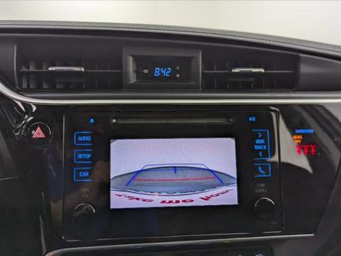 Used 2019 Toyota Corolla LE FWD image 26