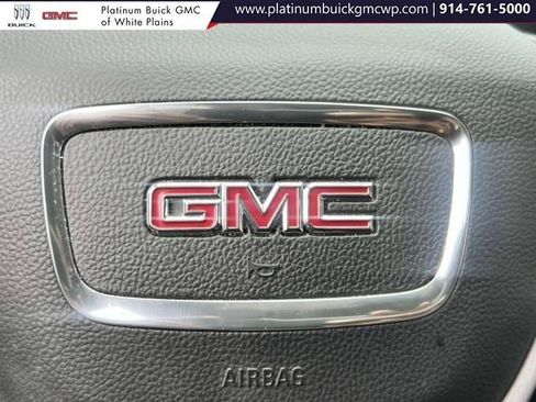 Used 2024 GMC Terrain SLE w/ Driver Convenience Package image 31