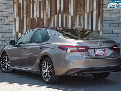 Used 2021 Toyota Camry XLE FWD image 4