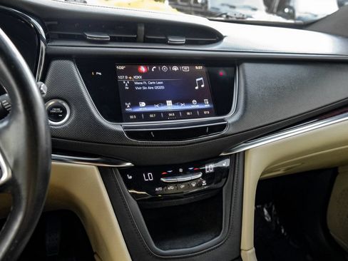Used 2017 Cadillac XT5 Luxury w/ Driver Awareness Package FWD image 26