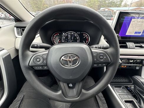 New 2025 Toyota RAV4 XLE image 15