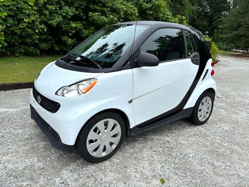 Used 2015 smart fortwo pure image 6
