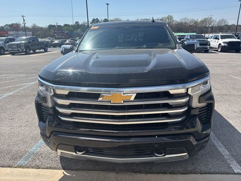 Used 2025 Chevrolet Silverado 1500 High Country w/ Technology Package image 4