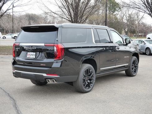 New 2026 GMC Yukon XL Denali w/ Sun & Power Step Package AWD/4WD image 17