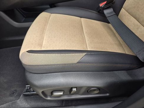 New 2026 Chevrolet Equinox ACTIV w/ Convenience Package III FWD image 19