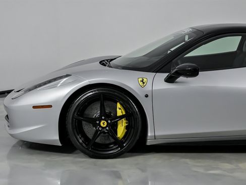 Used 2010 Ferrari 458 Italia image 7