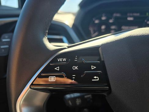 Used 2024 Audi Q4 e-tron Premium w/ Convenience Package image 34