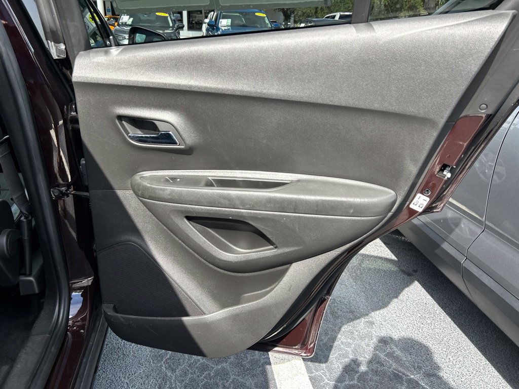 Used 2022 Chevrolet Trax LT AWD/4WD image 43