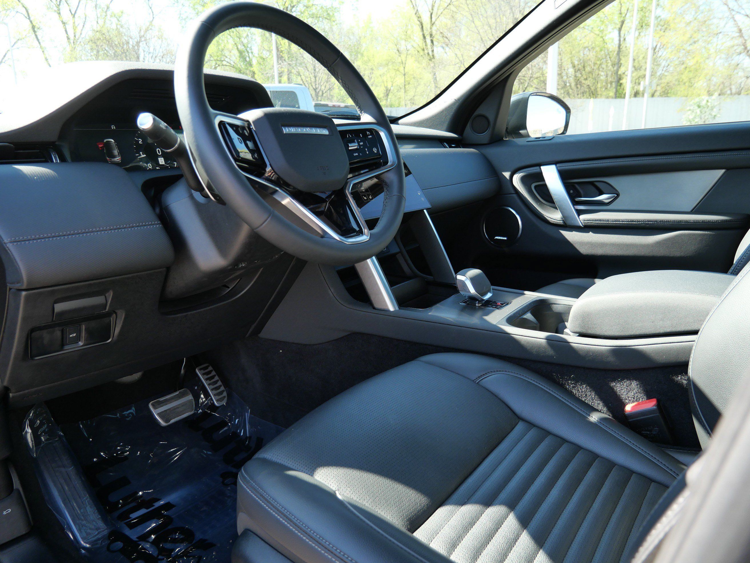 Certified 2024 Land Rover Discovery Sport Dynamic SE AWD/4WD image 11
