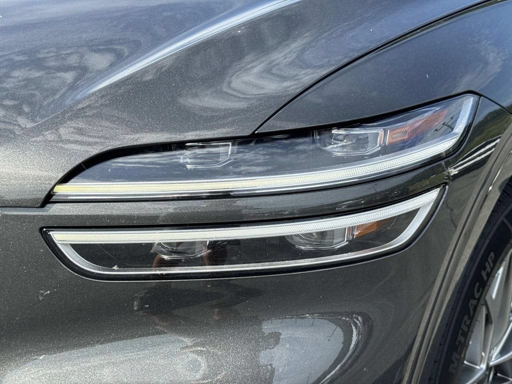 Used 2025 Genesis GV70 2.5T AWD/4WD image 9