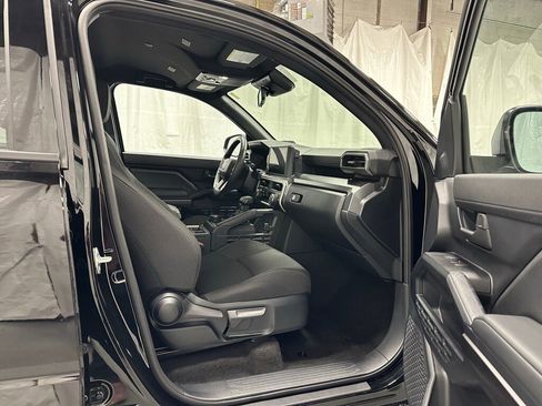 Used 2025 Toyota 4Runner SR5 image 56