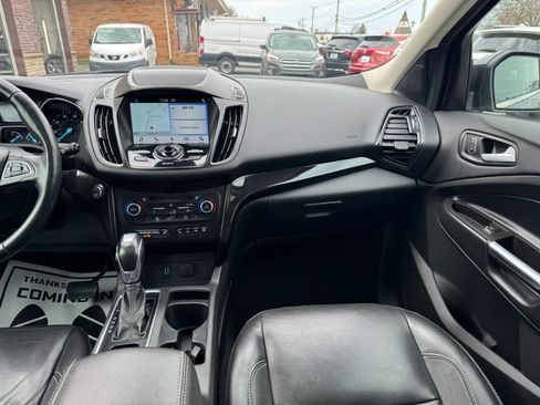 Used 2019 Ford Escape Titanium image 43