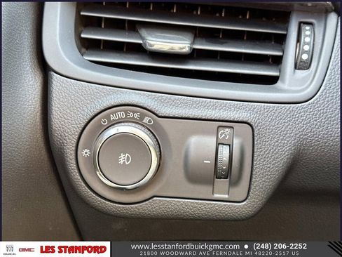 Used 2019 Buick Envision Essence AWD/4WD image 28