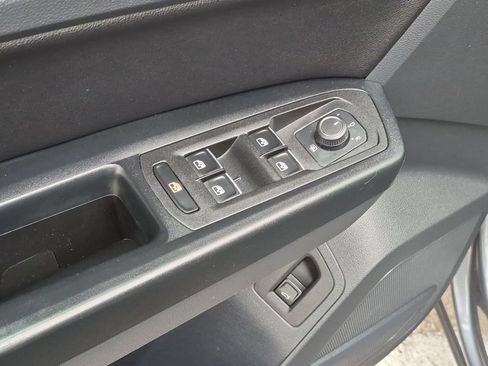 Used 2019 Volkswagen Atlas SE w/ Towing Package FWD image 11