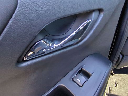 Certified 2023 Chevrolet Traverse RS image 25