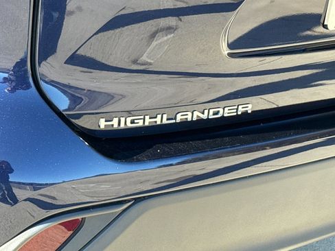 Used 2024 Toyota Highlander XLE image 22