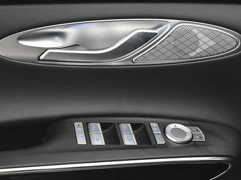 Used 2026 Genesis GV70 2.5T image 9