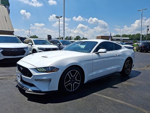 Used 2022 Ford Mustang Premium RWD image 3