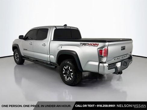 Used 2022 Toyota Tacoma TRD Off-Road w/ Technology Package AWD/4WD image 7