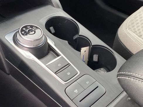 Used 2022 Ford Escape SE image 13