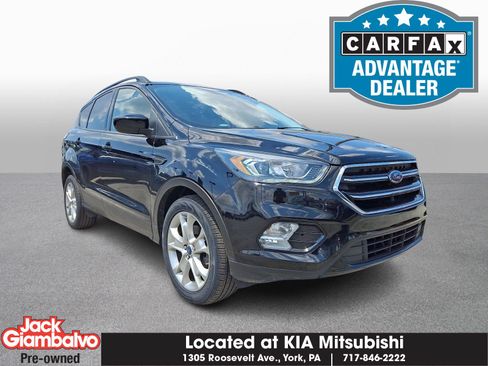 Used 2018 Ford Escape SE w/ SE Sport Appearance Package FWD image 1