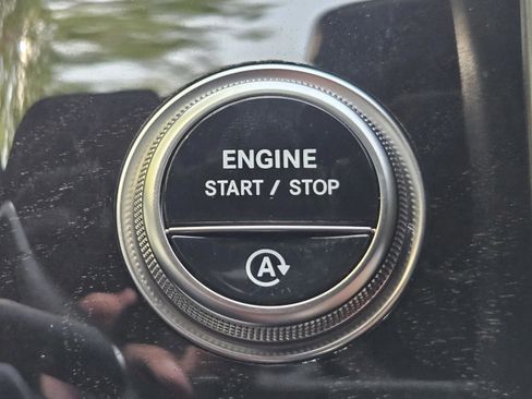 Certified 2025 Mercedes-Benz GLC 300 4MATIC image 28
