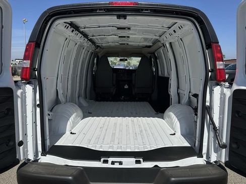 New 2026 GMC Savana 2500 w/ Driver Convenience Package image 20