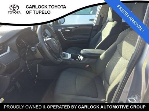 Used 2021 Toyota RAV4 XLE w/ Convenience Package image 6