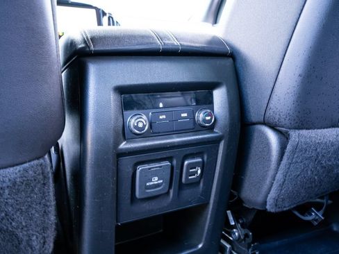 Used 2023 Chevrolet Traverse LT w/ LT Premium Package FWD image 47