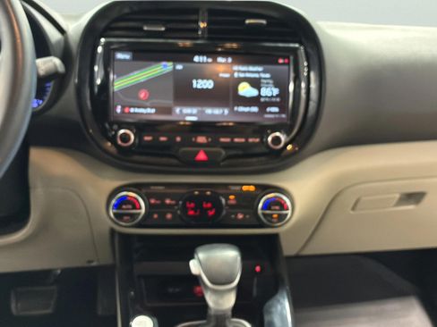 Used 2020 Kia Soul EX FWD image 14