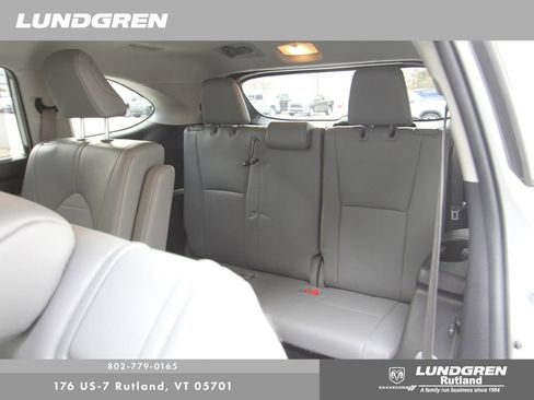 Used 2022 Toyota Highlander XLE image 34