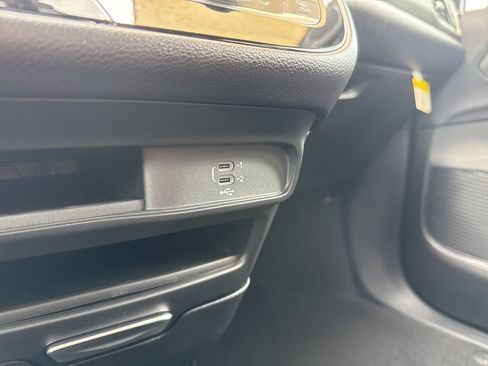 New 2026 Chrysler Voyager LX image 19